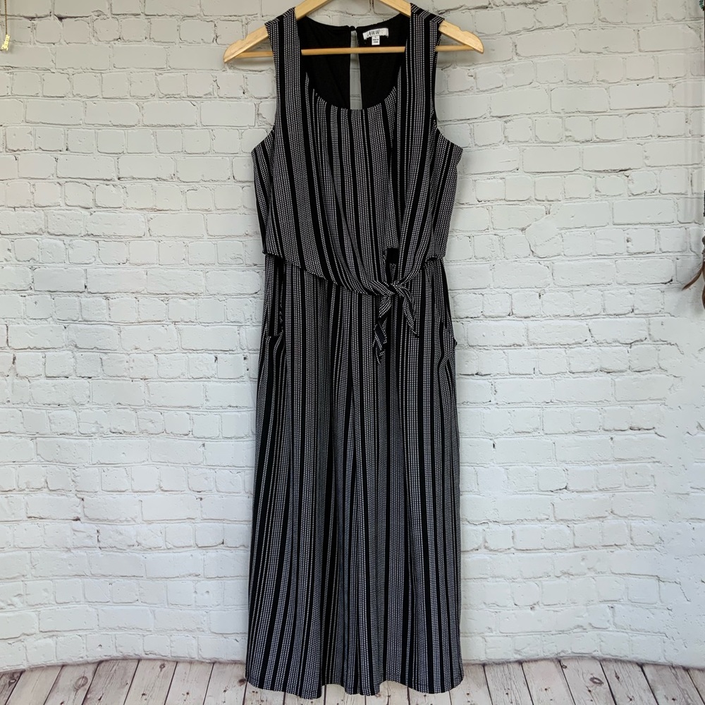 AUW Black & white Sleeveless Romper